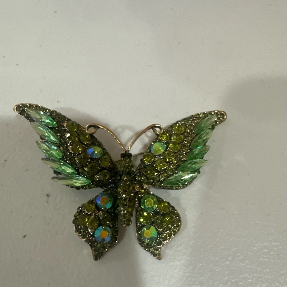 Green Crystal Butterfly Brooch - Elegant Women's Jewelry Large